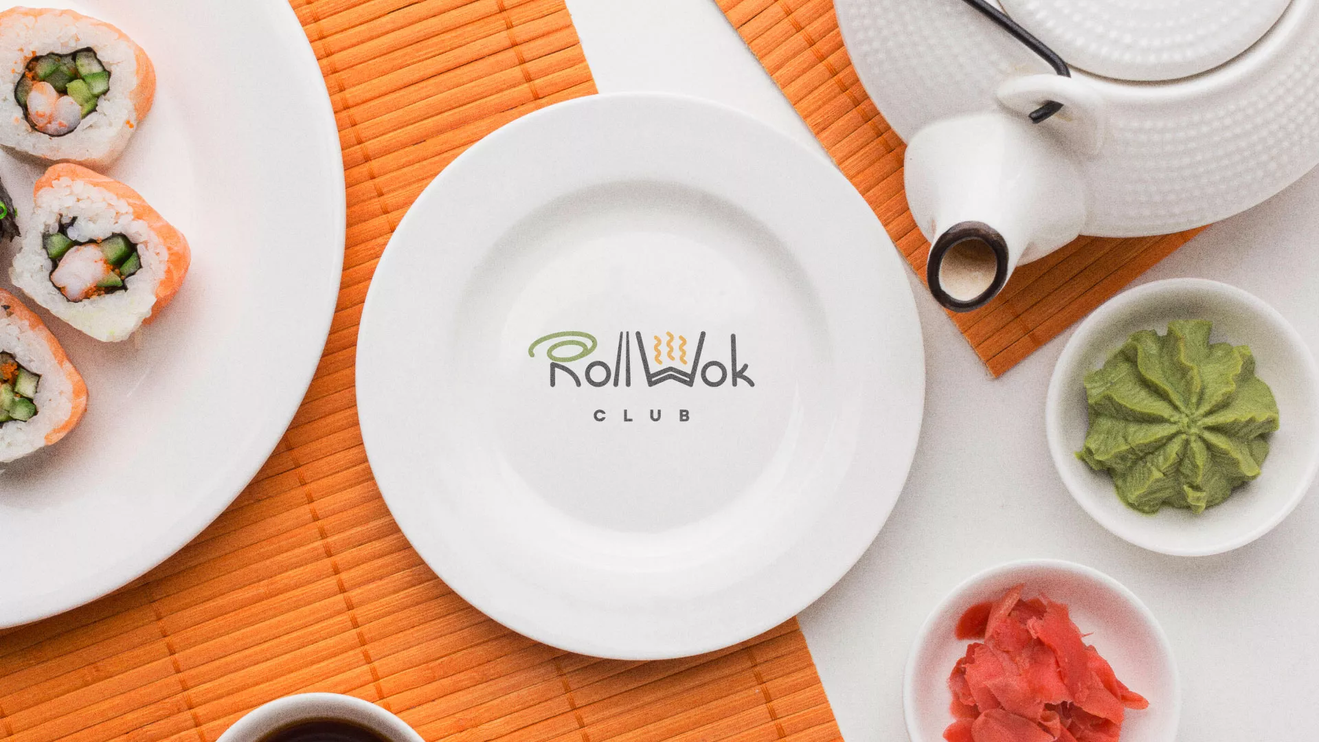 Разработка логотипа и фирменного стиля суши-бара «Roll Wok Club» в Городовиковске